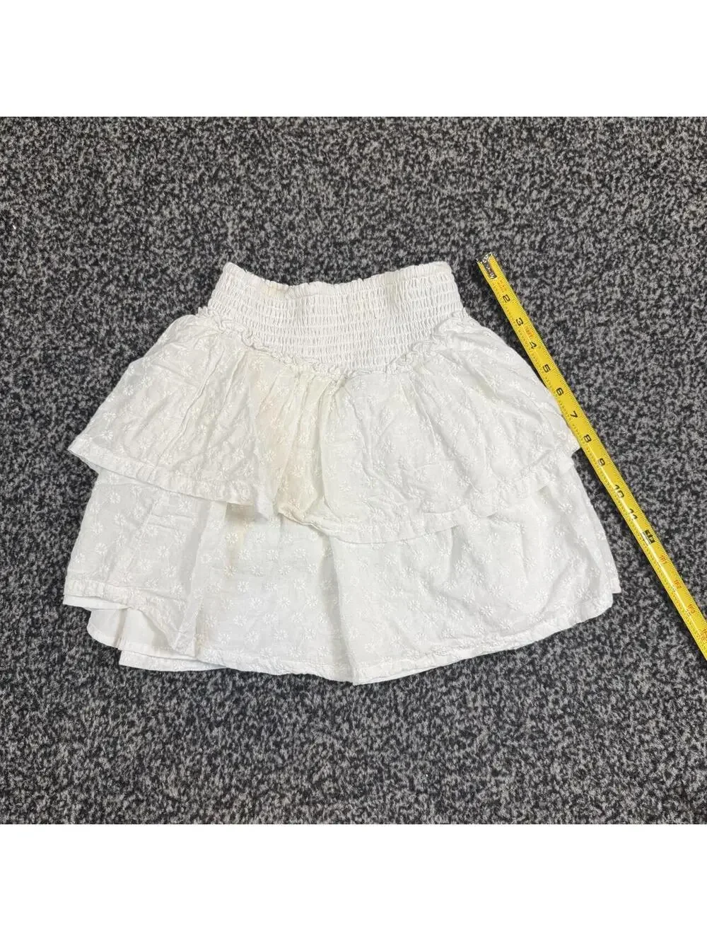 Hollister Co. white mini skirt with subtle floral embroidery, size XS